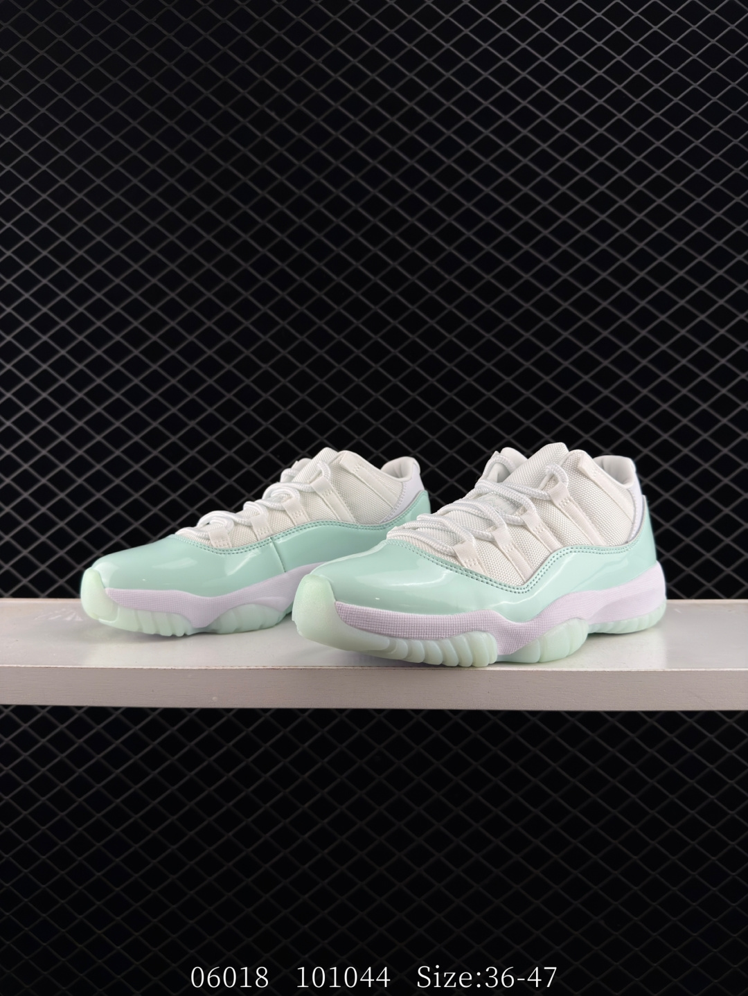 Nike Air Jordan 11 Retro Low